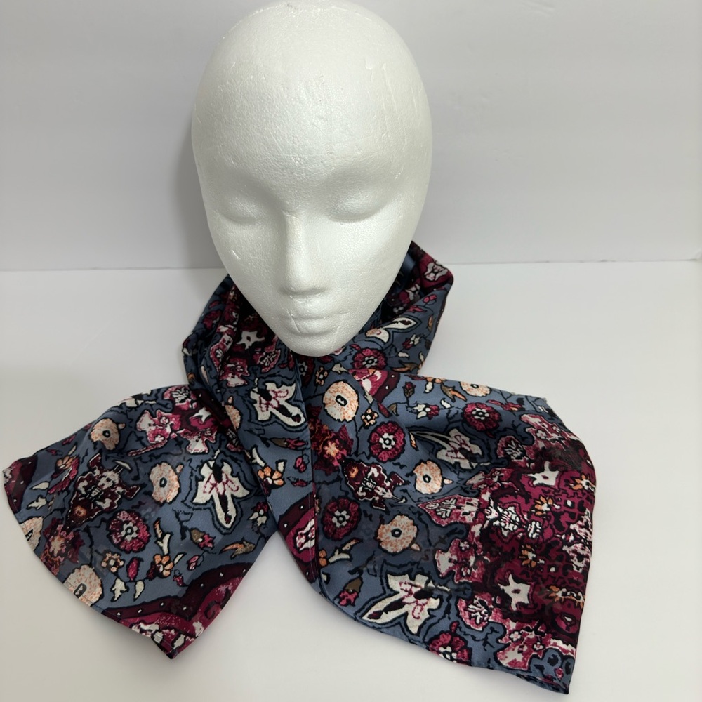 NWT White House Black Market || Woman’s 100 % silk Scarf